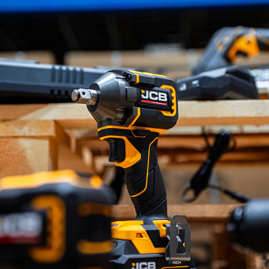 JCB Professional акумуляторний ударний гайковерт 18V 350 Нм