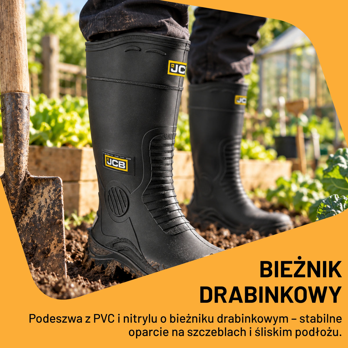 Kalosze ogrodowe JCB w ogrodzie przy łopacie, bieżnik drabinkowy, podeszwa z PVC i nitrylu