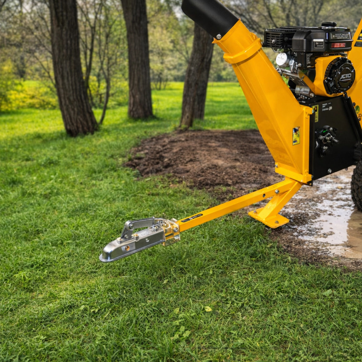 Rębak spalinowy do gałęzi JCB CH75100PP24 5 KM – rebak do drewna ciagnikowy
